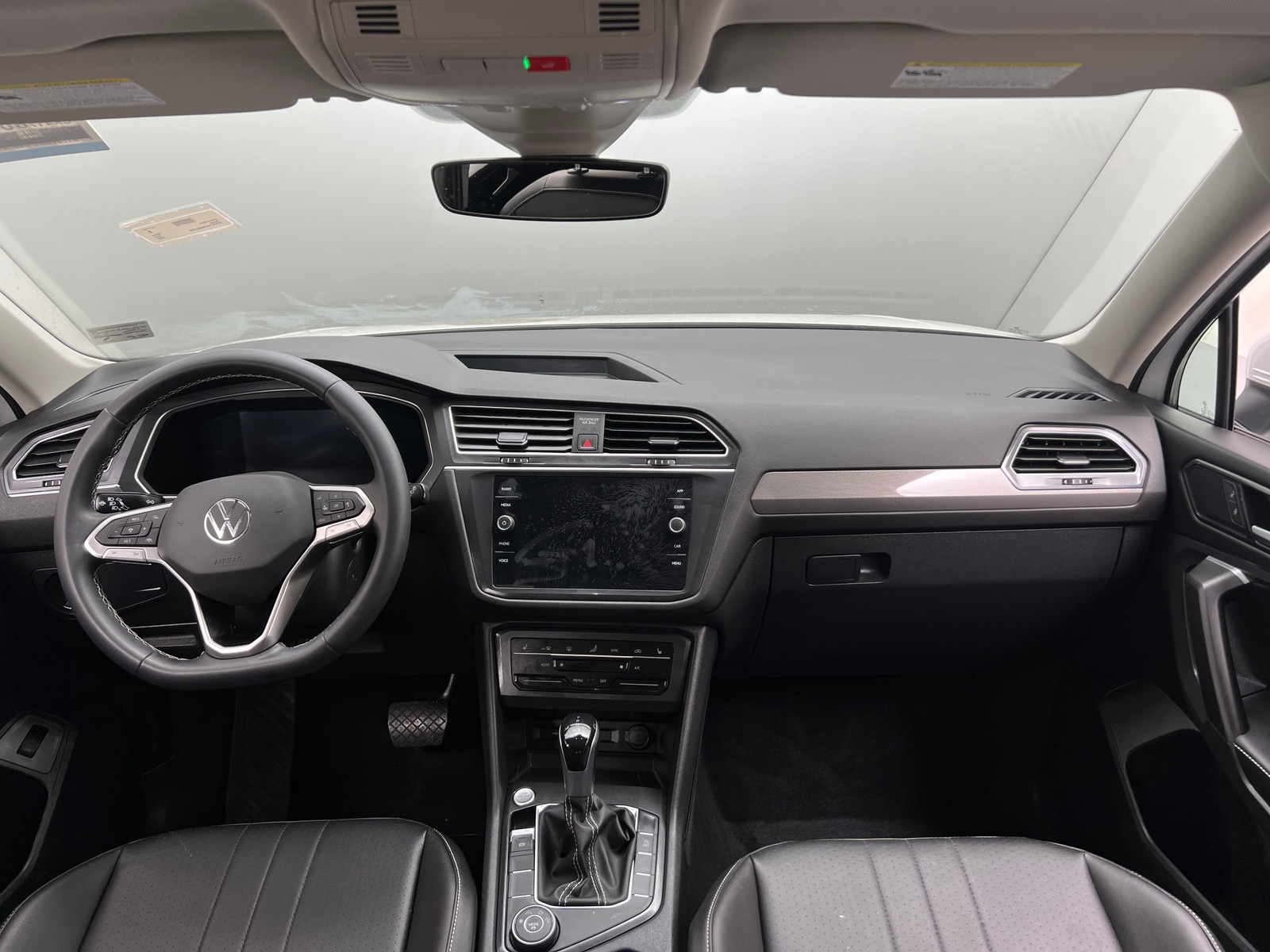 Thumbnail: 2022 Volkswagen Tiguan - 2