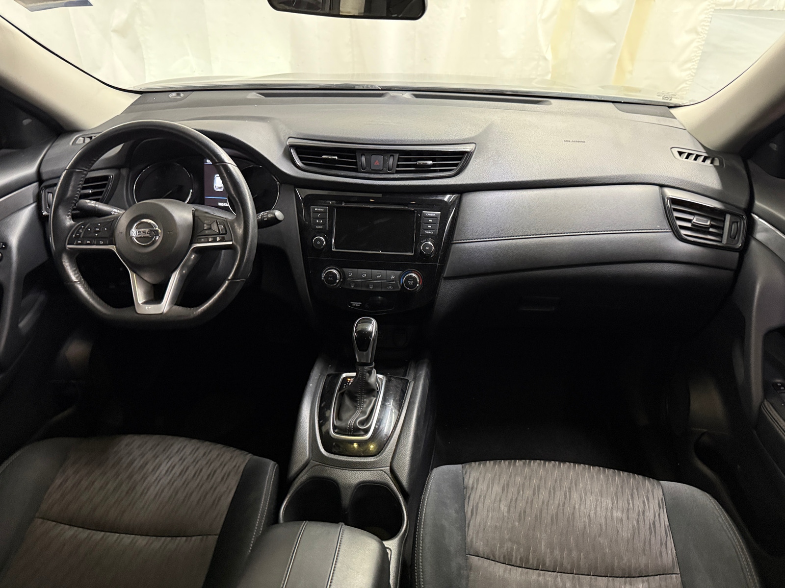 Thumbnail: 2019 Nissan Rogue - 3