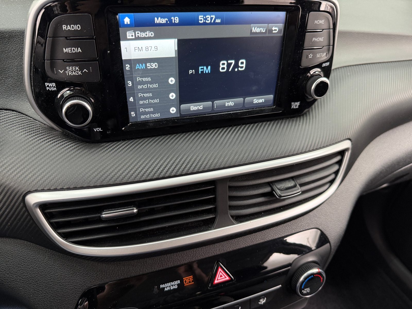 Thumbnail: 2019 Hyundai Tucson - 4