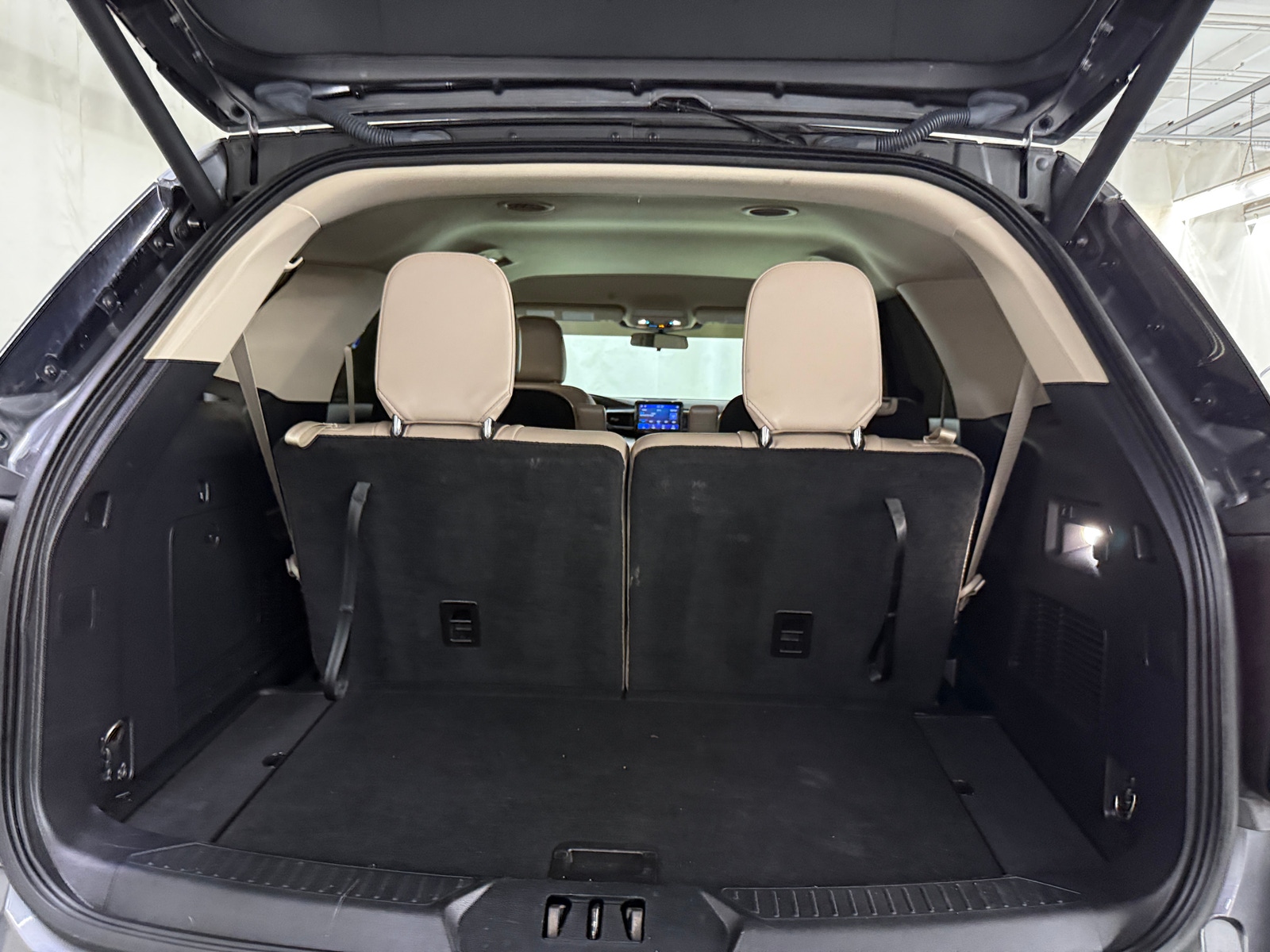 Thumbnail: 2022 Ford Explorer - 7