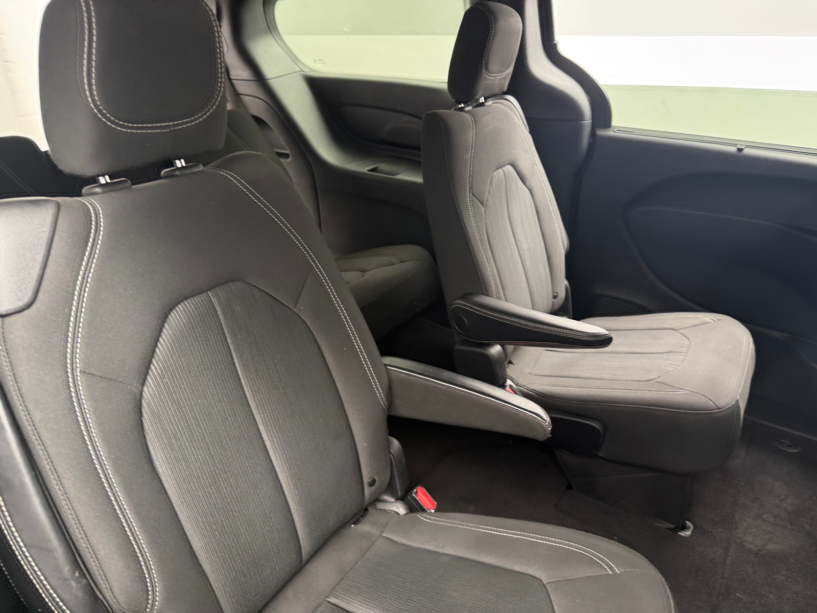 Thumbnail: 2019 Chrysler Pacifica - 6