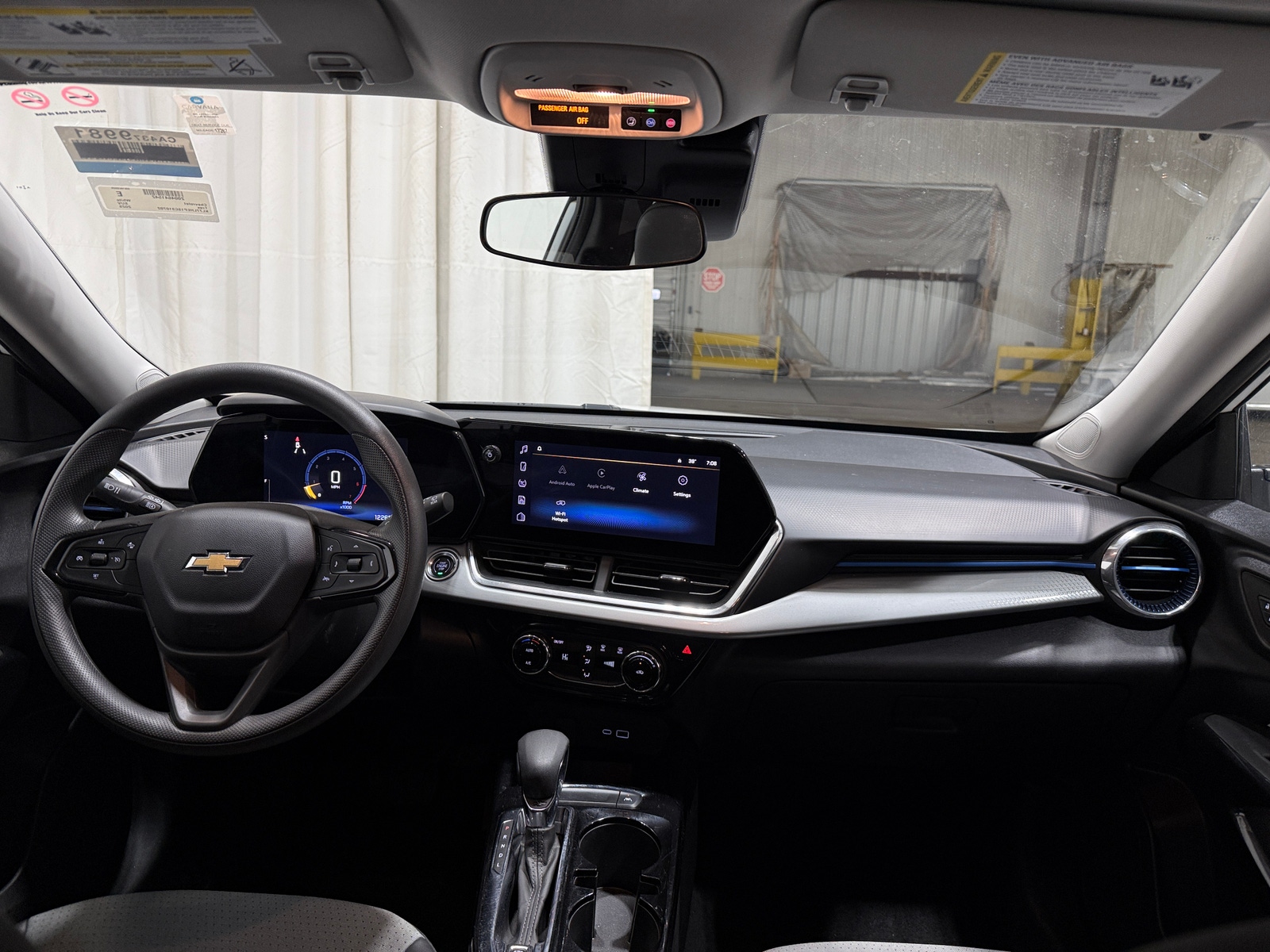 Thumbnail: 2025 Chevrolet Trax - 3