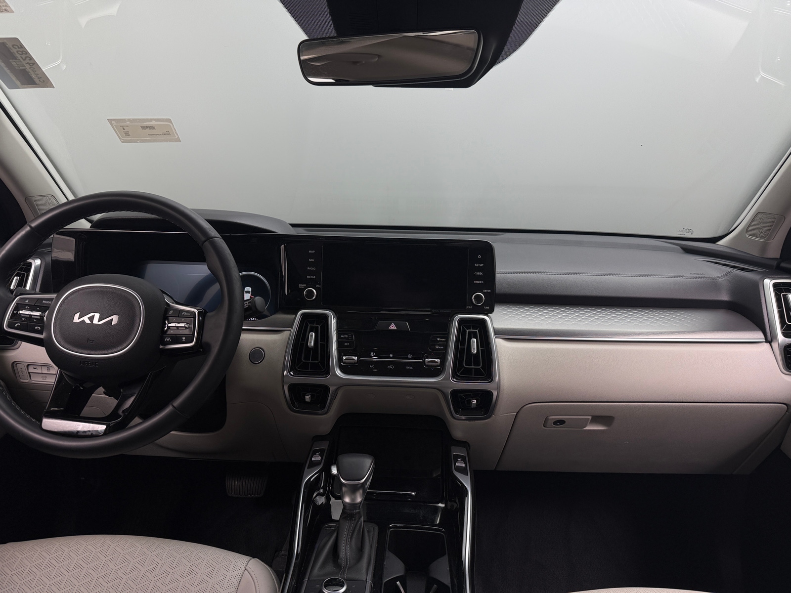 Thumbnail: 2023 Kia Sorento - 2