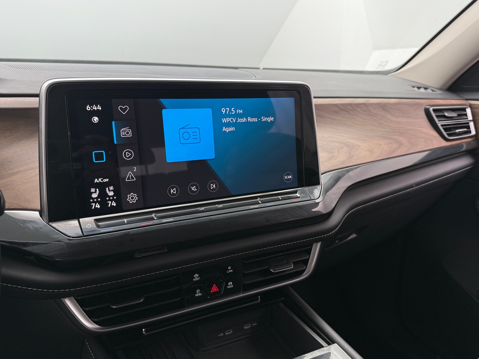 Thumbnail: 2025 Volkswagen Atlas - 3