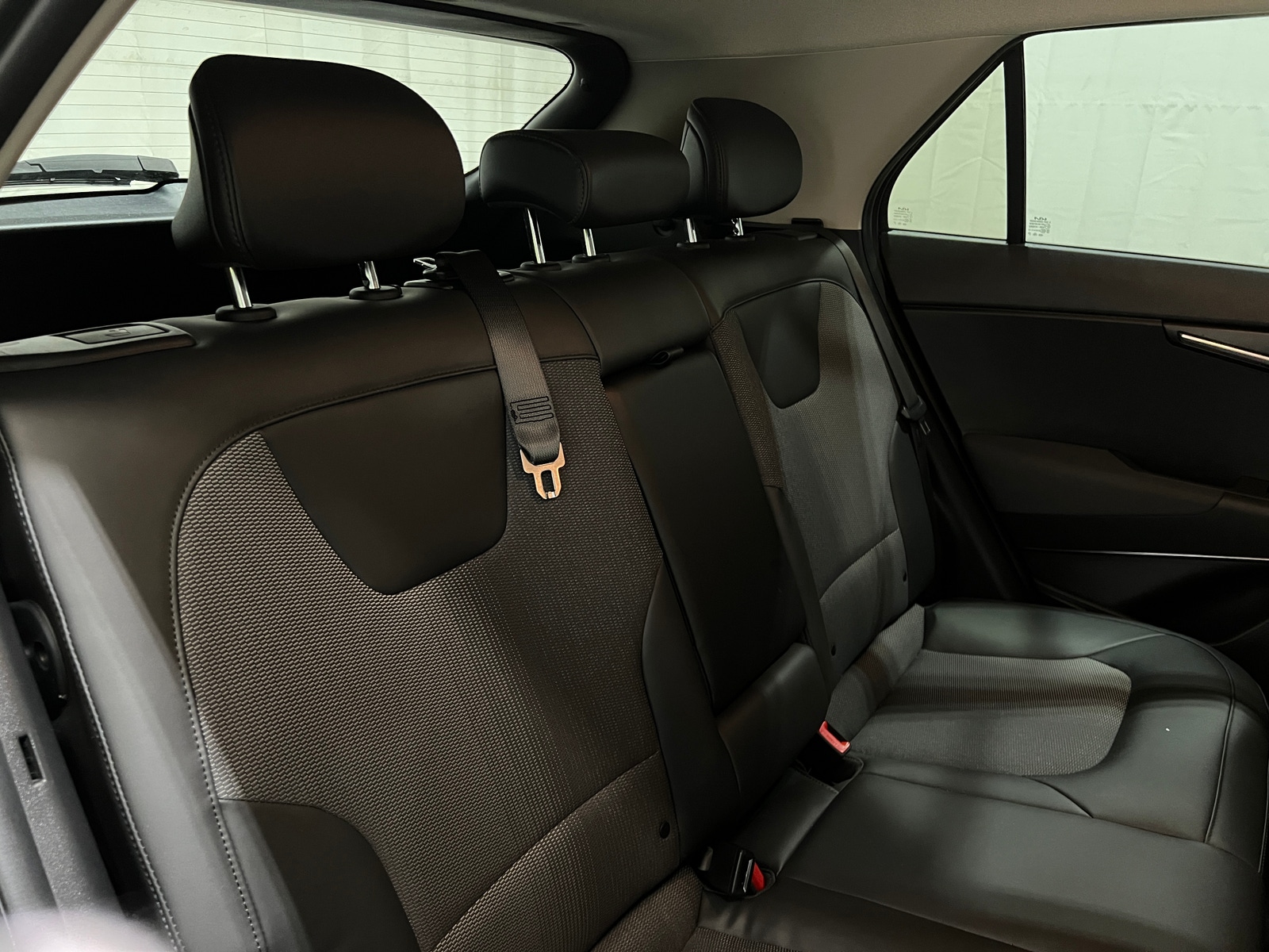 Thumbnail: 2023 Kia Niro - 6