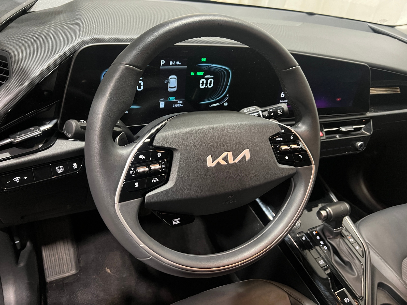 Thumbnail: 2023 Kia Niro - 5