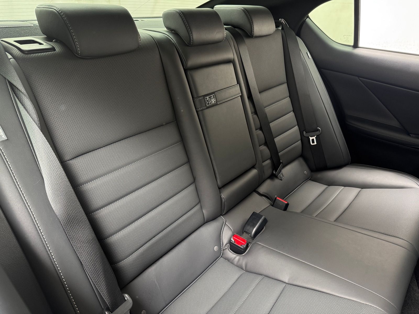 Thumbnail: 2022 Lexus IS - 5