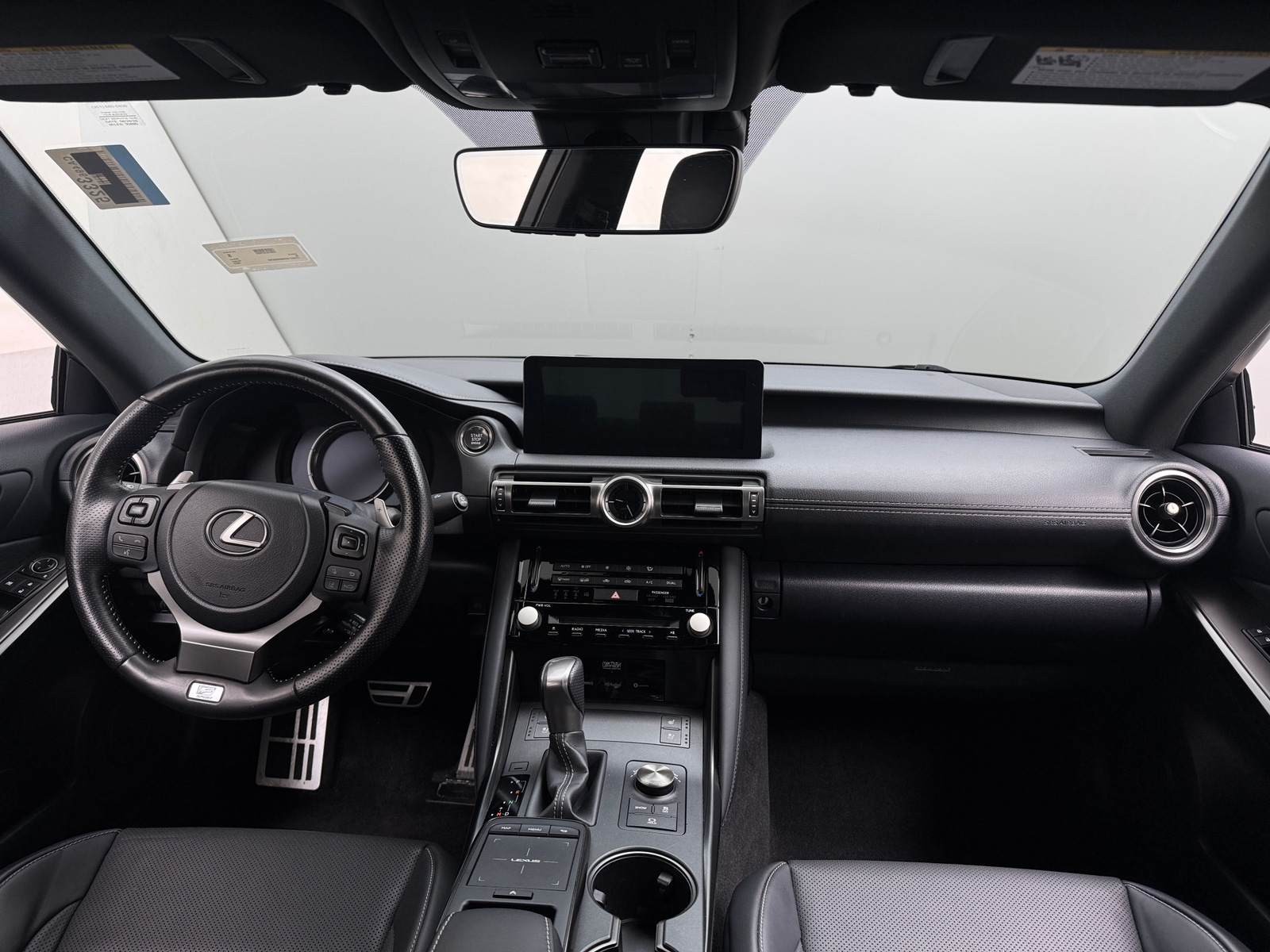 Thumbnail: 2022 Lexus IS - 2