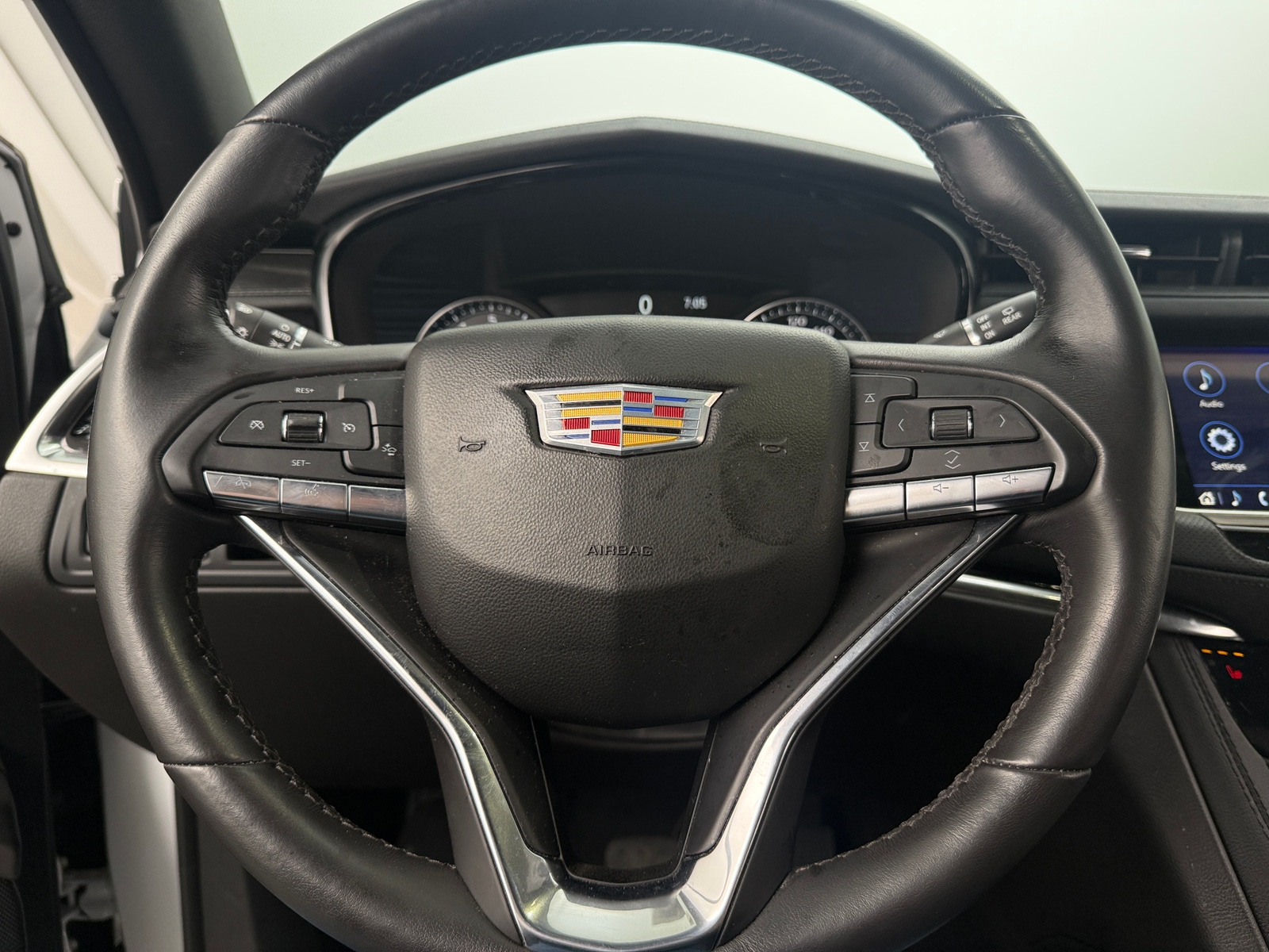 Thumbnail: 2024 Cadillac XT6 - 4