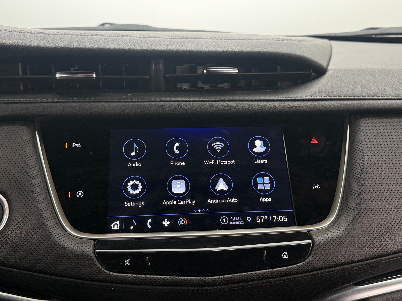 Thumbnail: 2024 Cadillac XT6 - 3