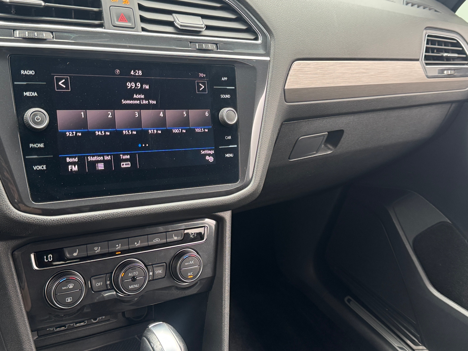 Thumbnail: 2020 Volkswagen Tiguan - 3