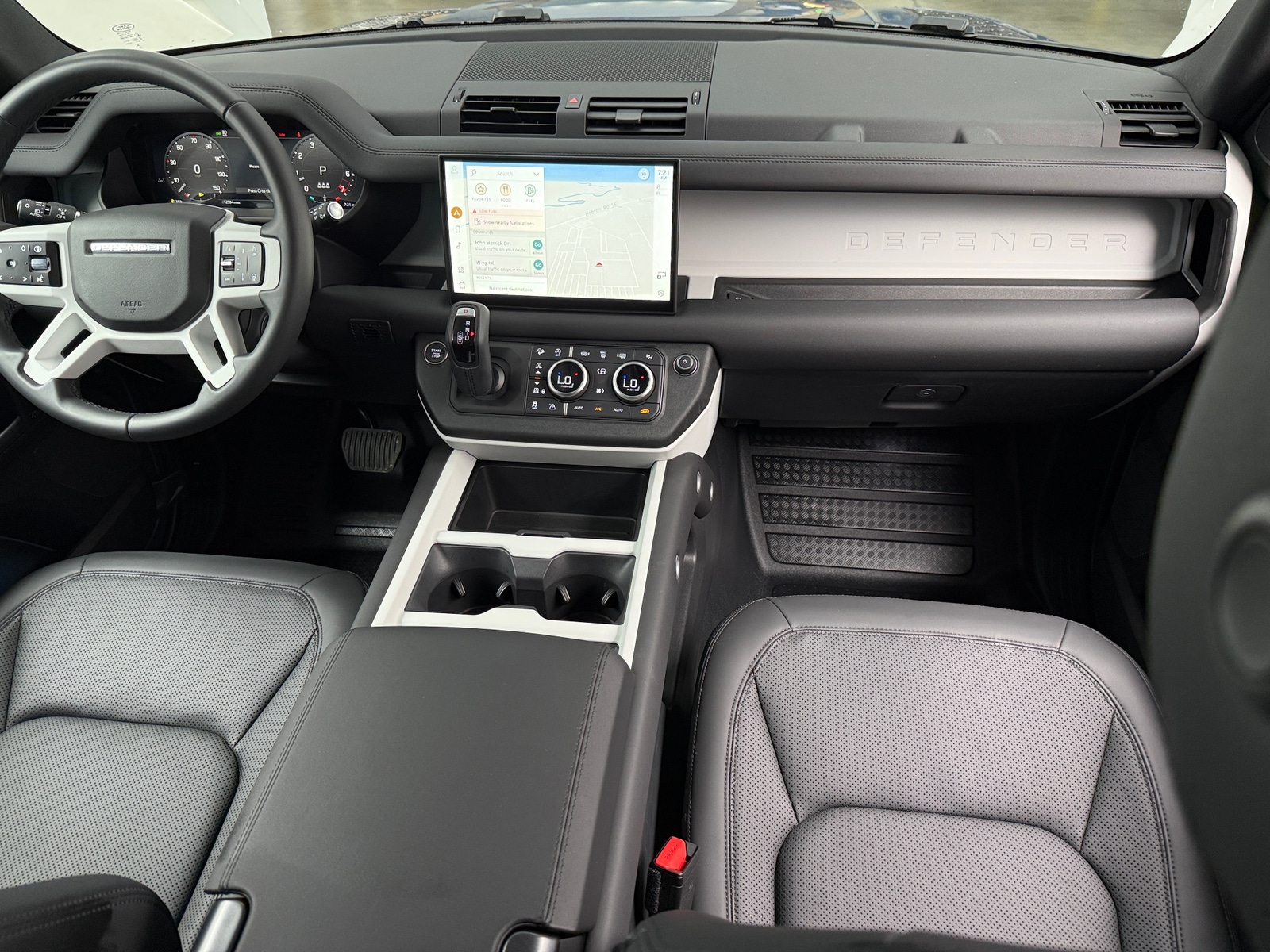 Thumbnail: 2025 Land Rover Defender - 2