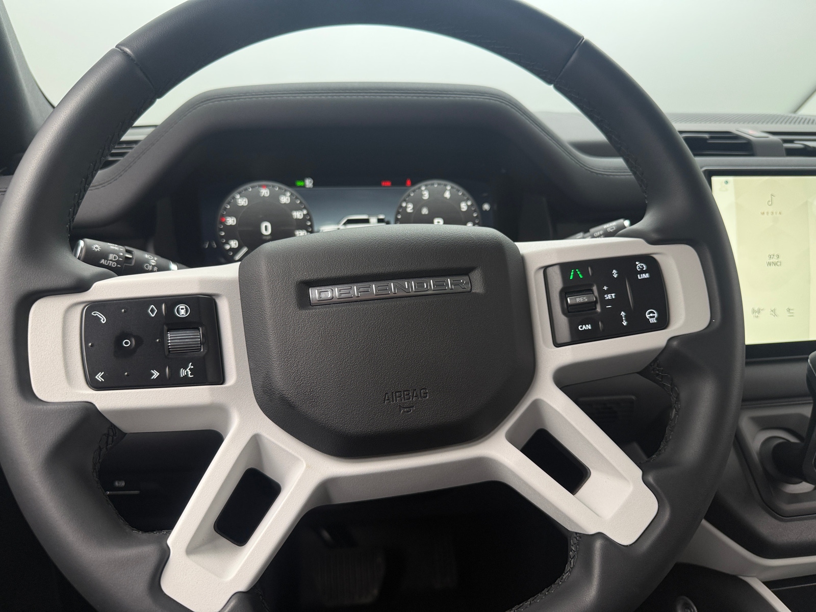 Thumbnail: 2025 Land Rover Defender - 4