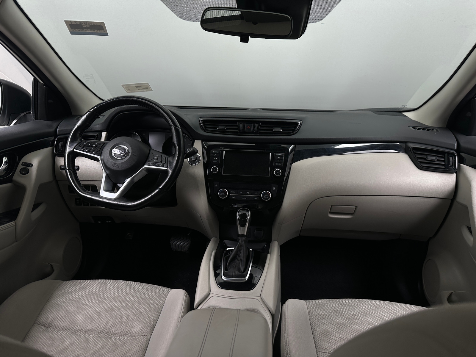 Thumbnail: 2021 Nissan Rogue Sport - 3