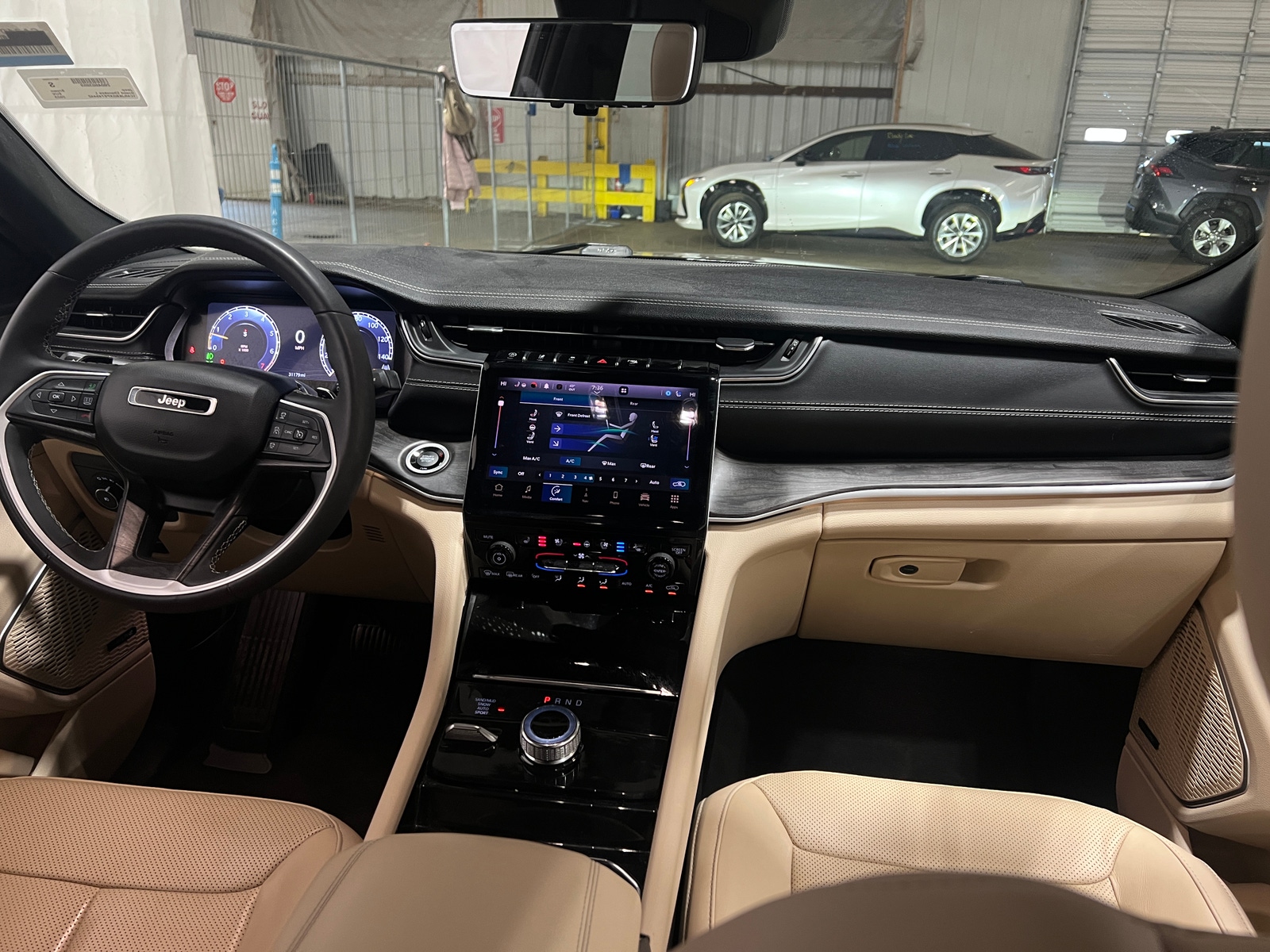 Thumbnail: 2023 Jeep Grand Cherokee L - 2