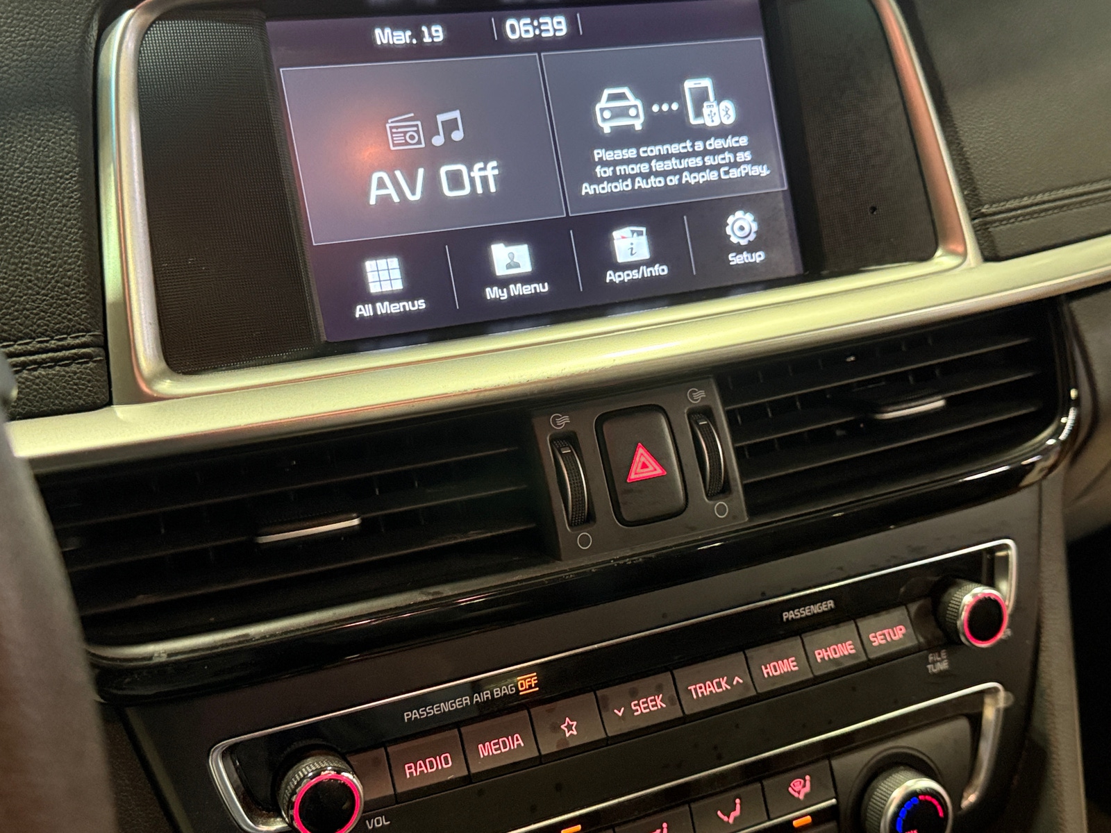 Thumbnail: 2020 Kia Optima - 4