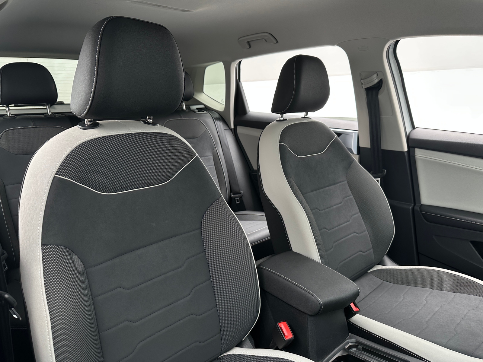 Thumbnail: 2025 Volkswagen Taos - 2