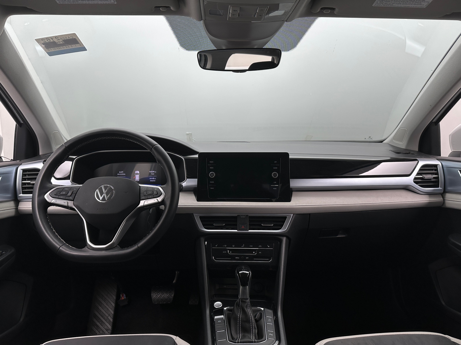 Thumbnail: 2025 Volkswagen Taos - 3