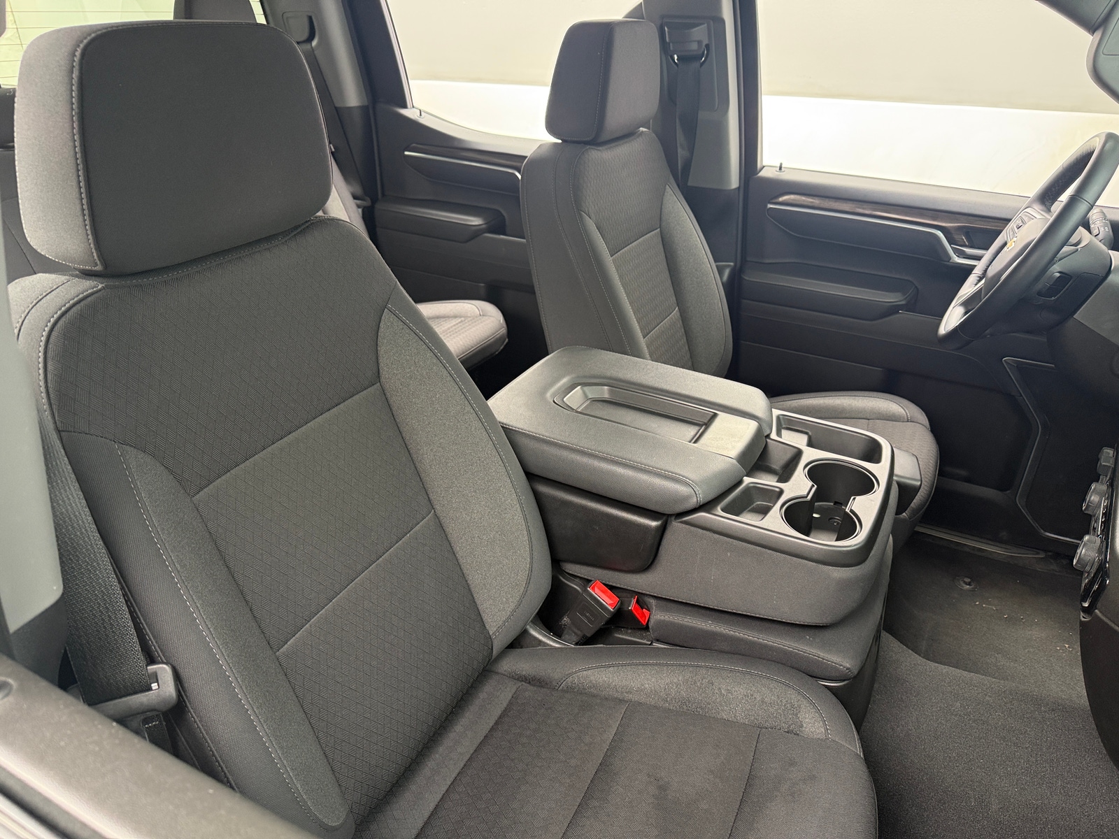 Thumbnail: 2025 Chevrolet Silverado 1500 - 2