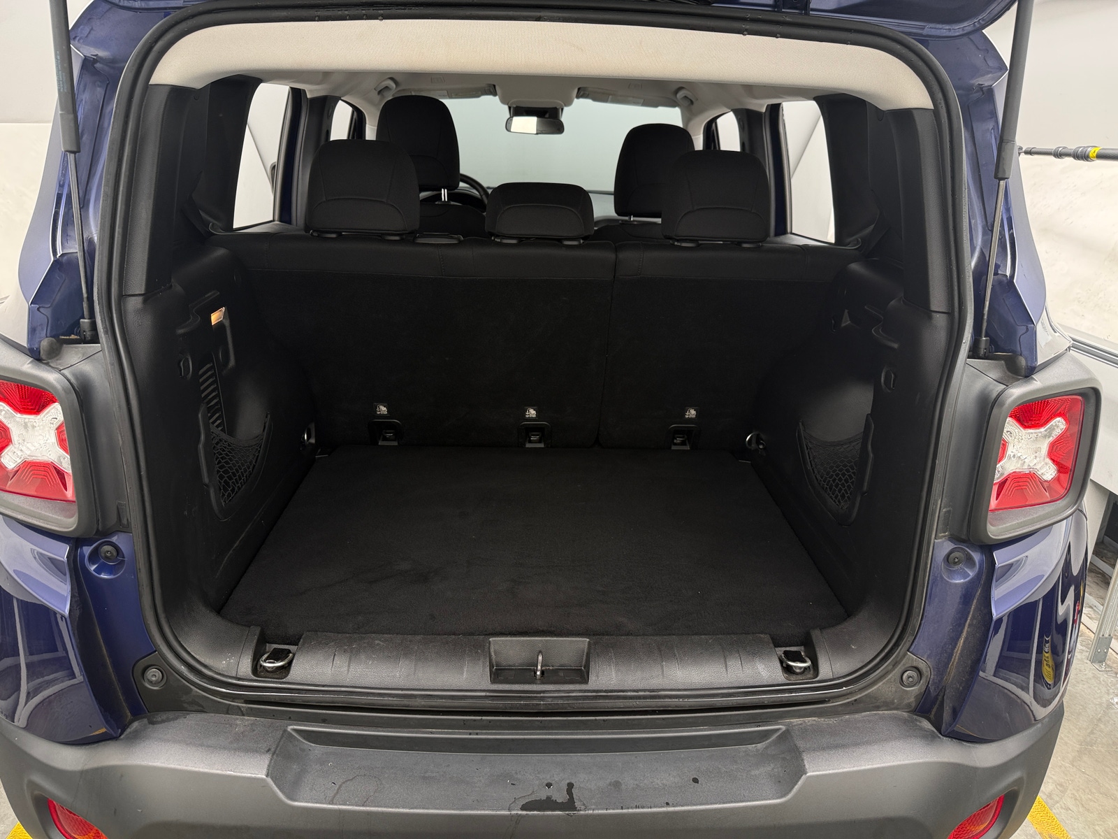 Thumbnail: 2019 Jeep Renegade - 7