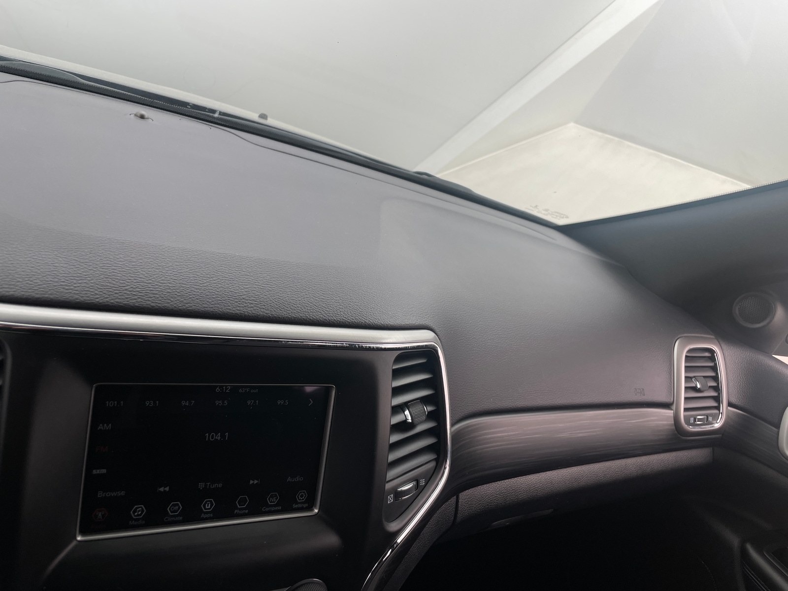 Thumbnail: 2020 Jeep Grand Cherokee - 4