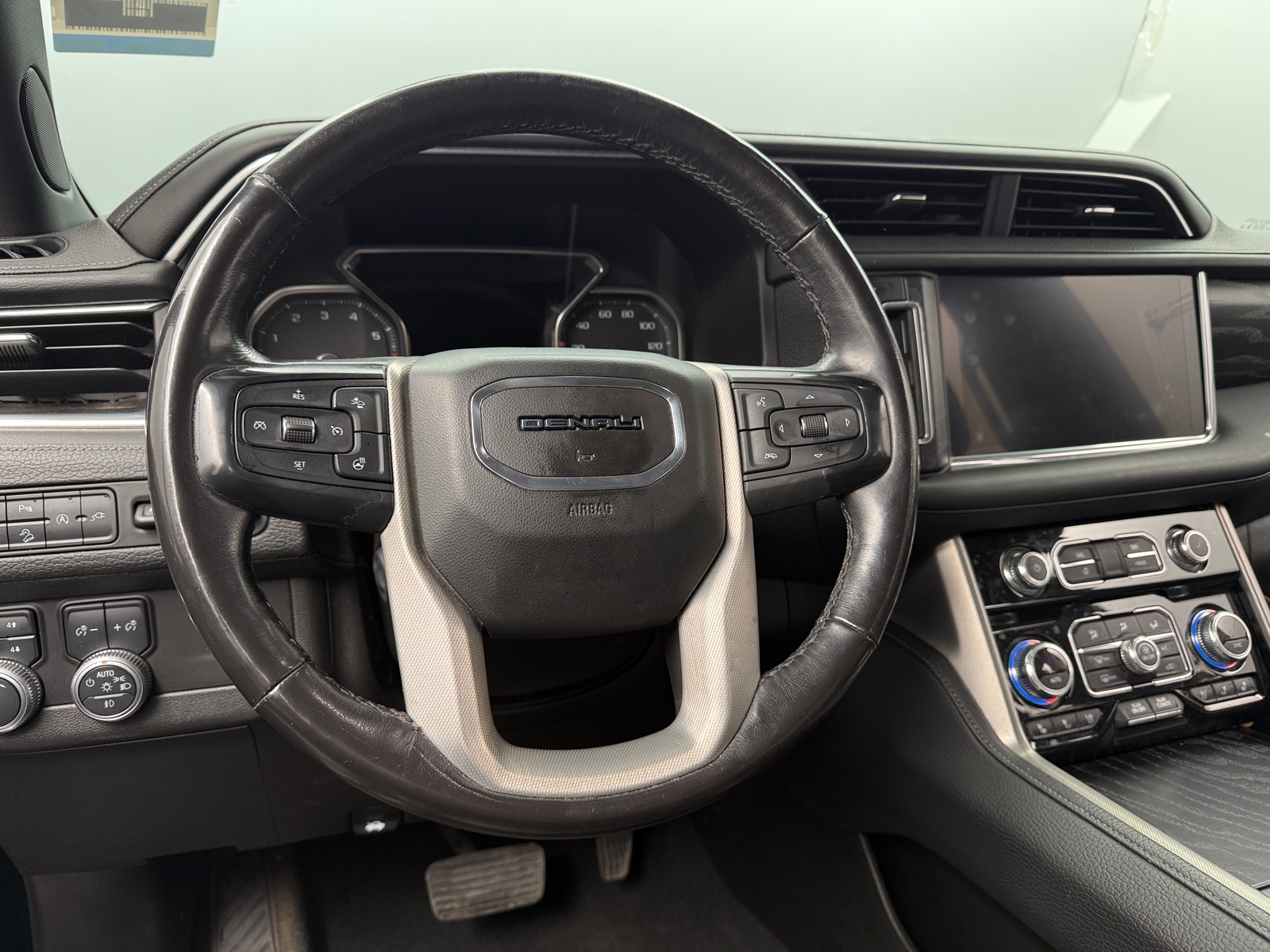 Thumbnail: 2021 GMC Yukon XL - 4