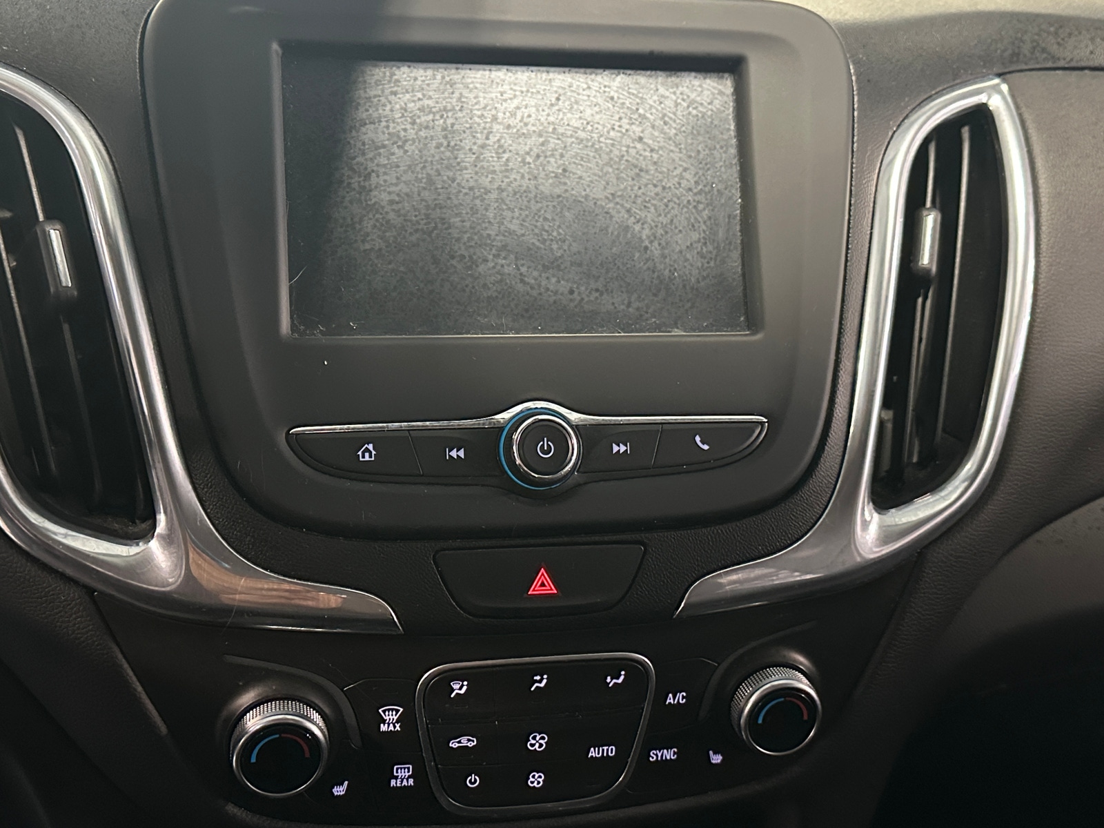 Thumbnail: 2018 Chevrolet Equinox - 4