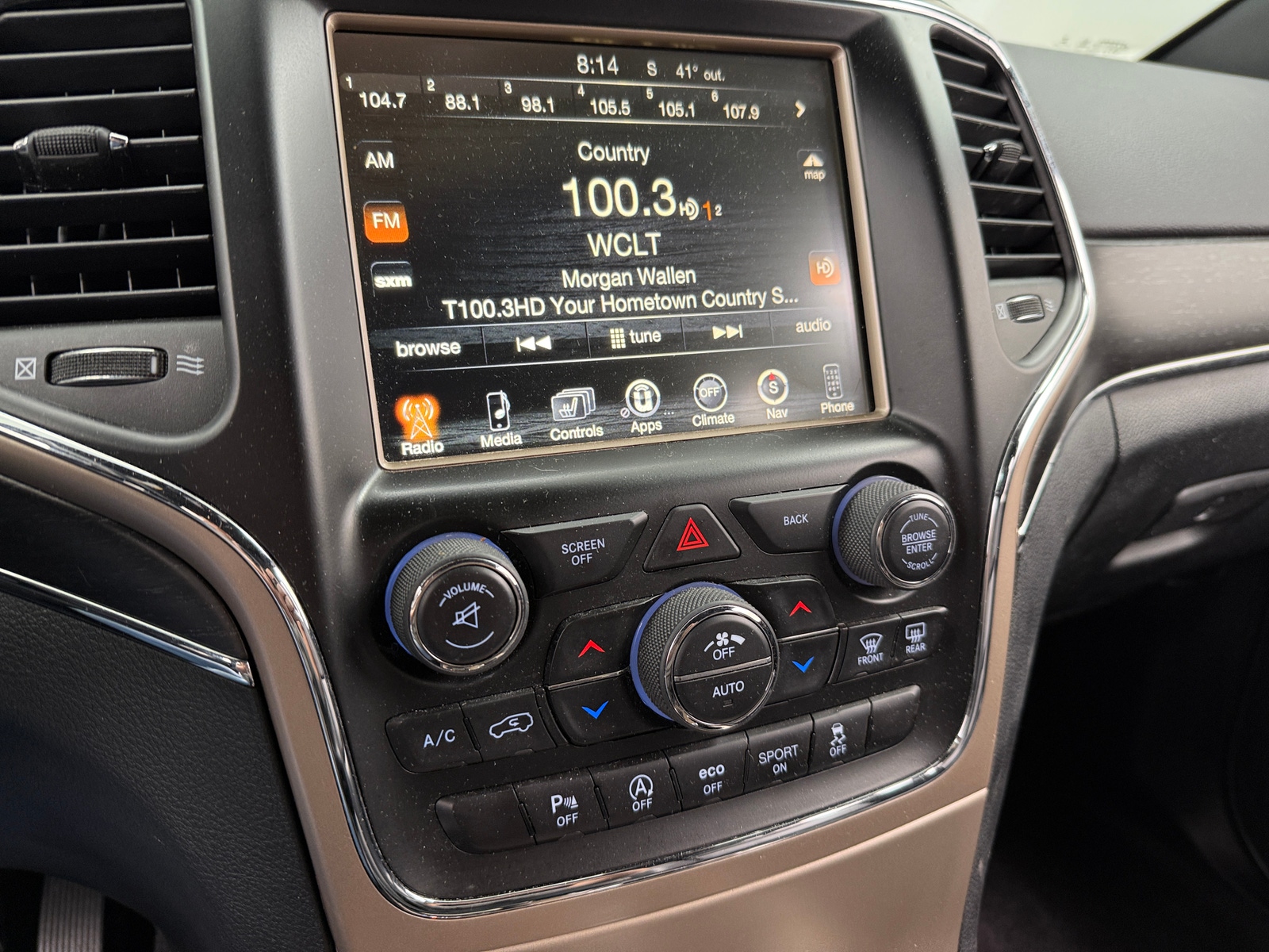 Thumbnail: 2017 Jeep Grand Cherokee - 3