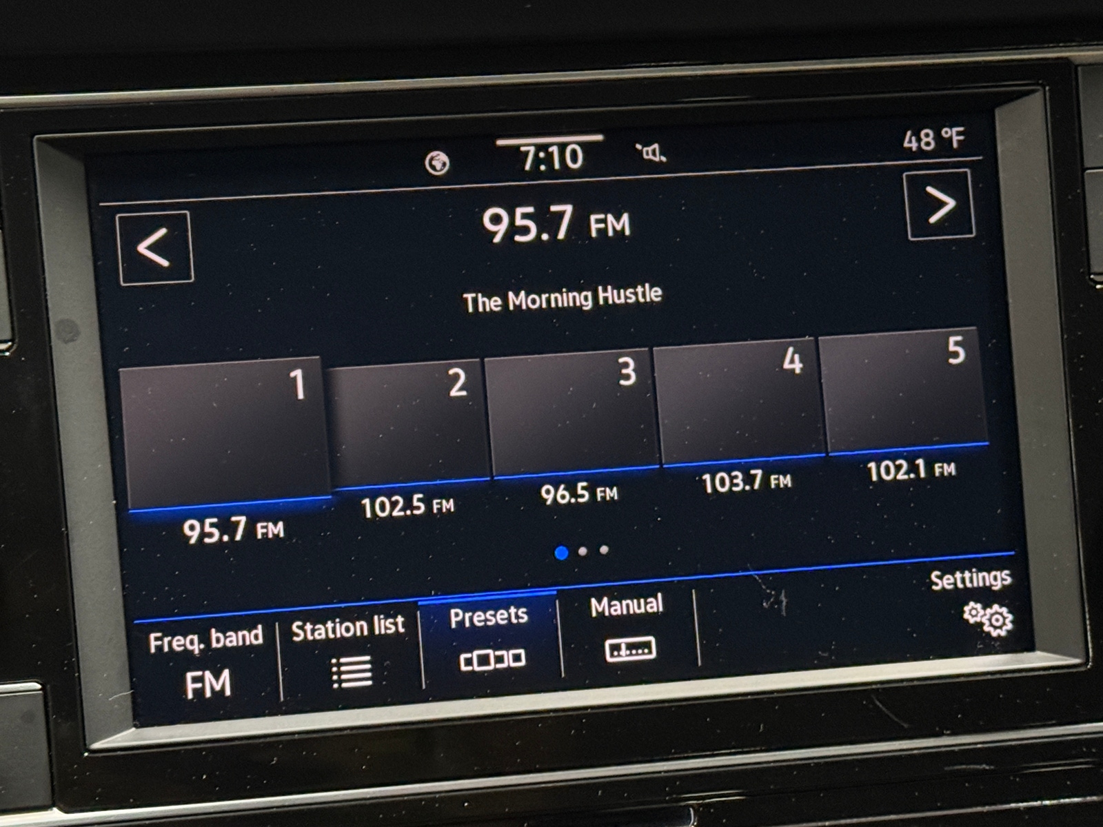 Thumbnail: 2023 Volkswagen Jetta - 3