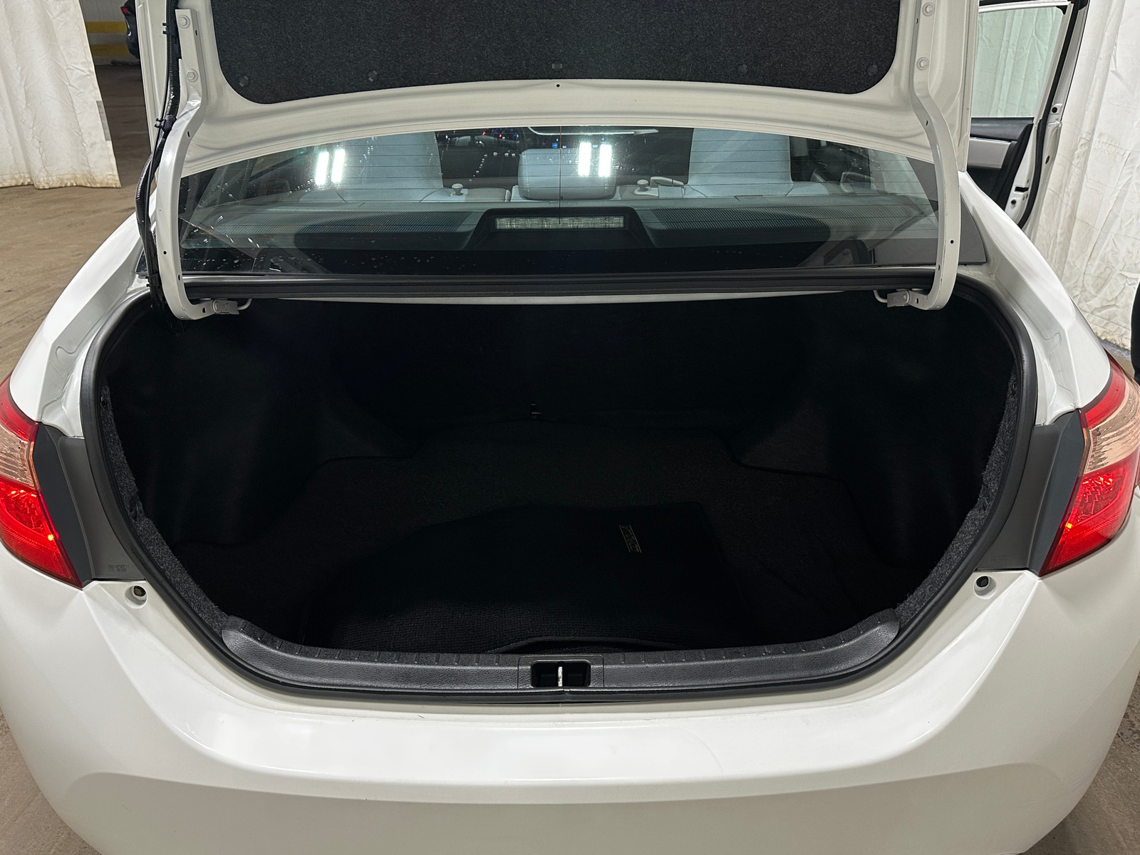 Thumbnail: 2018 Toyota Corolla - 7