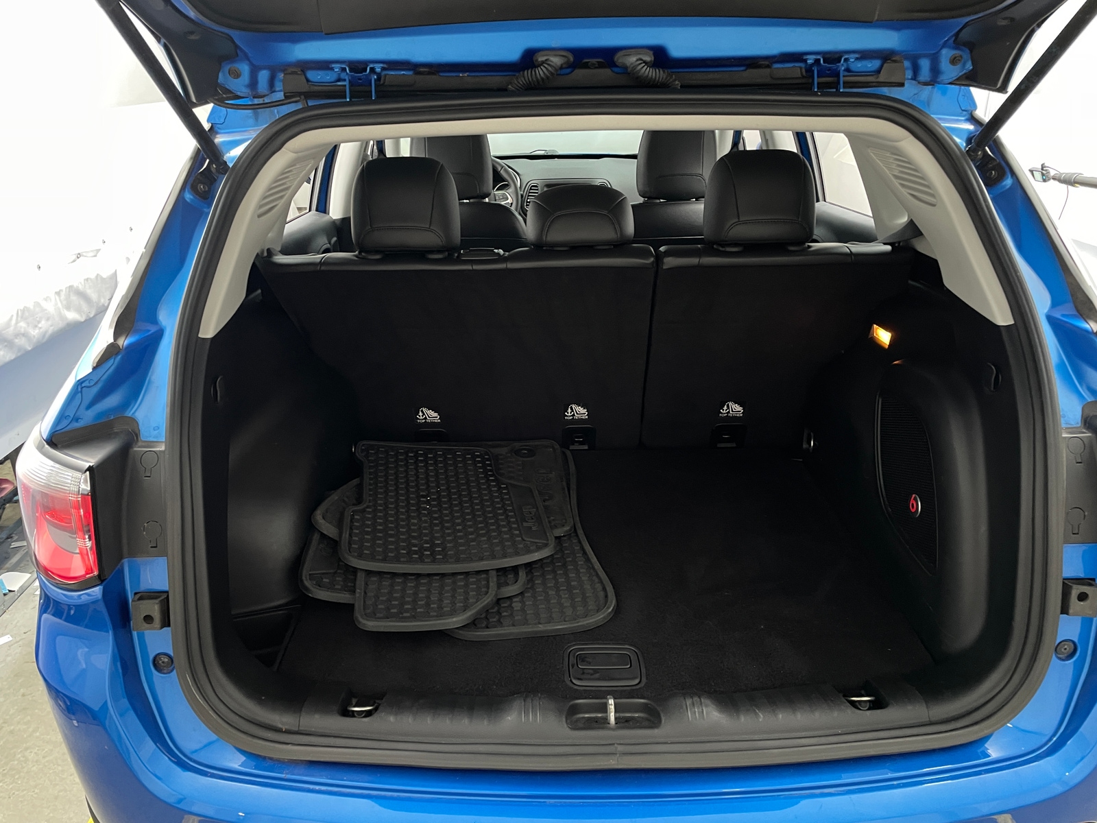 Thumbnail: 2017 Jeep Compass - 7