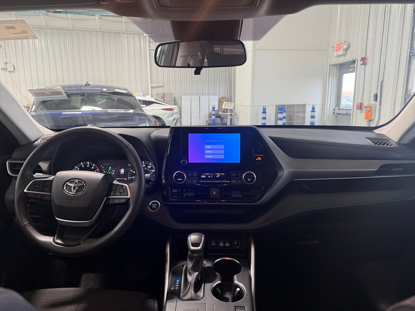 Thumbnail: 2025 Toyota Highlander - 3