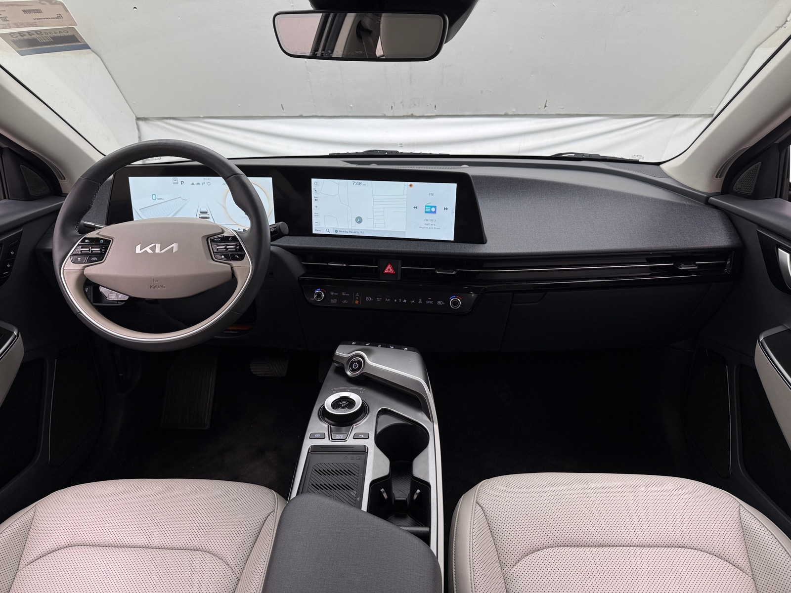 Thumbnail: 2023 Kia EV6 - 2