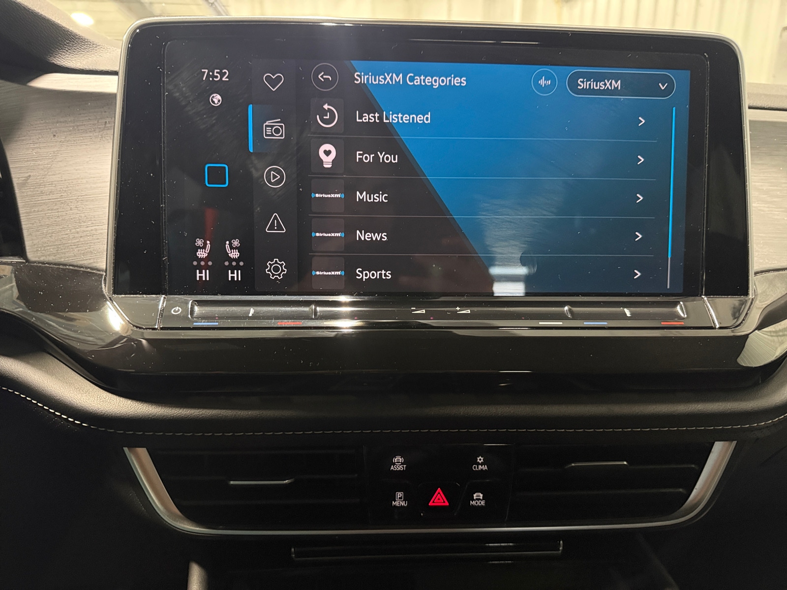 Thumbnail: 2025 Volkswagen Atlas - 3