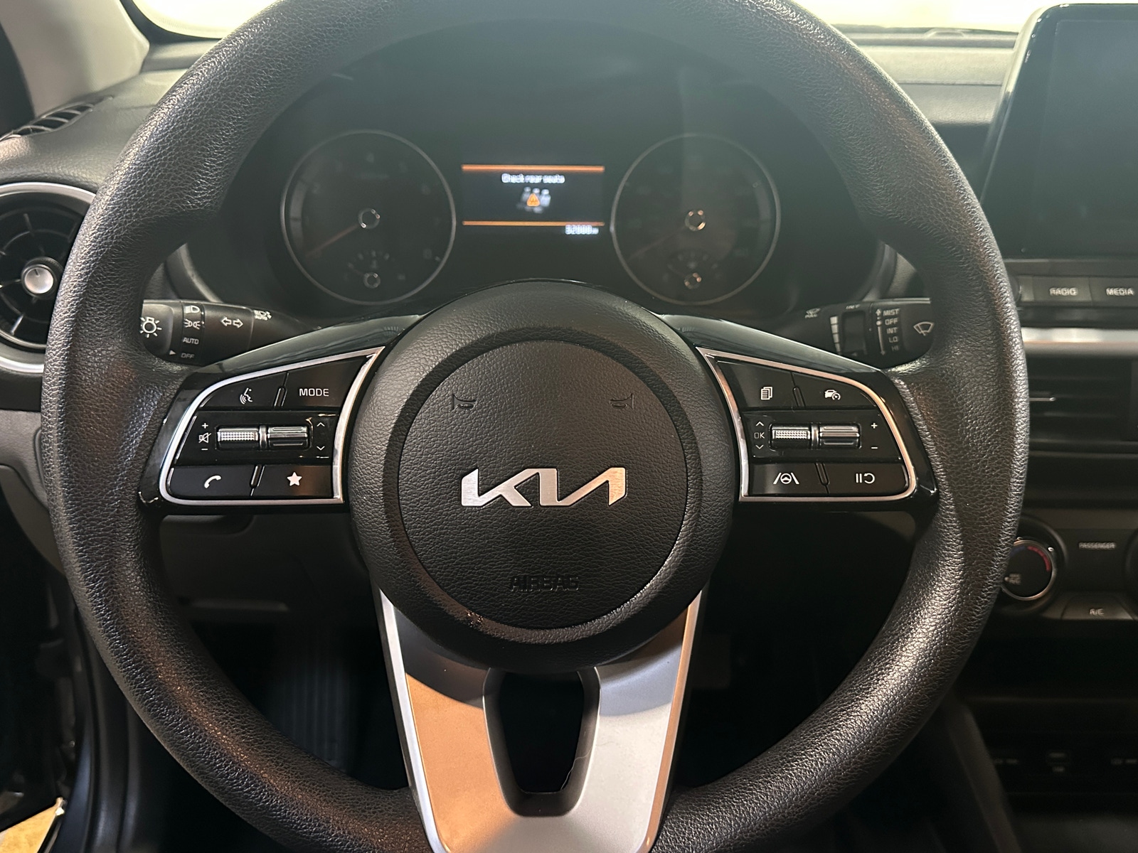 Thumbnail: 2023 Kia Forte - 5