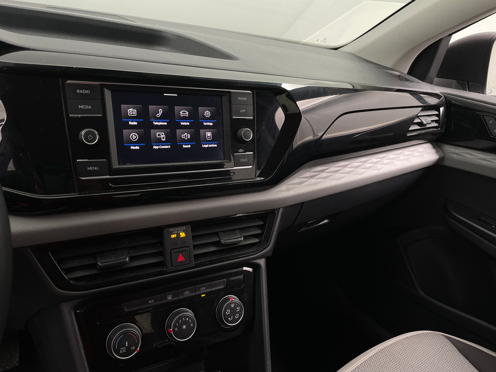 Thumbnail: 2024 Volkswagen Taos - 4