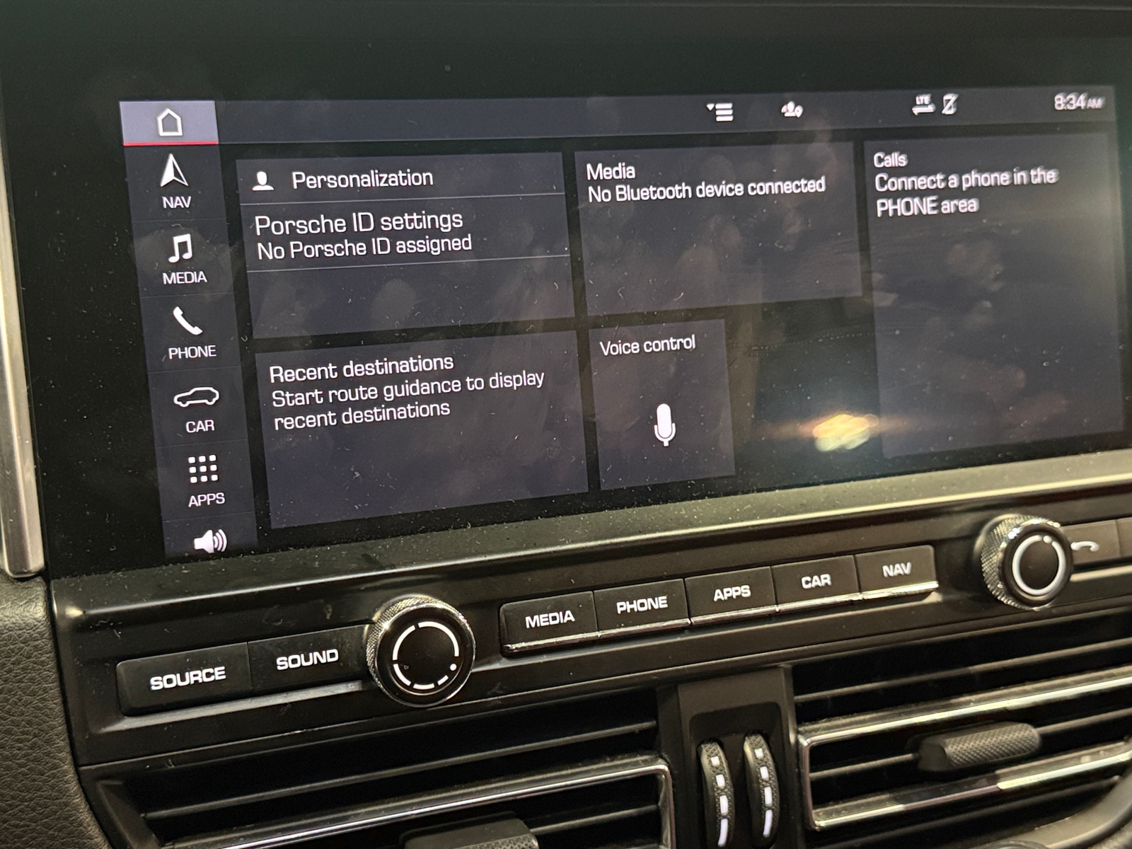 Thumbnail: 2021 Porsche Macan - 3