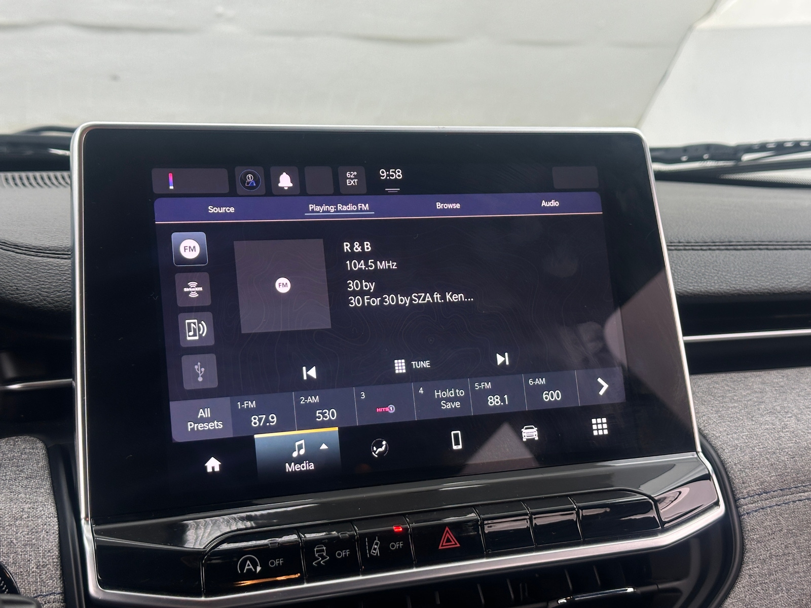 Thumbnail: 2023 Jeep Compass - 4