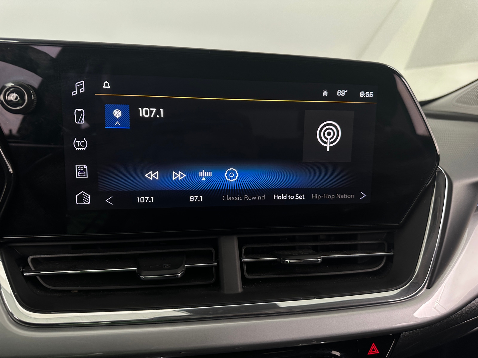 Thumbnail: 2025 Chevrolet Trax - 4