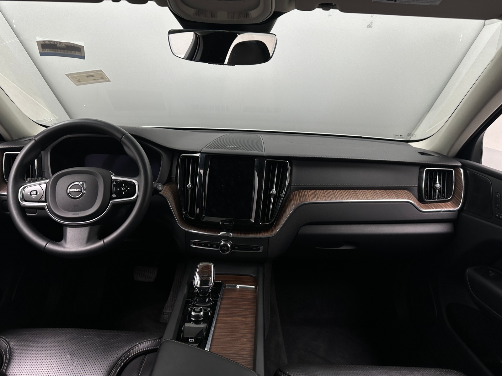 Thumbnail: 2023 Volvo XC60 - 2