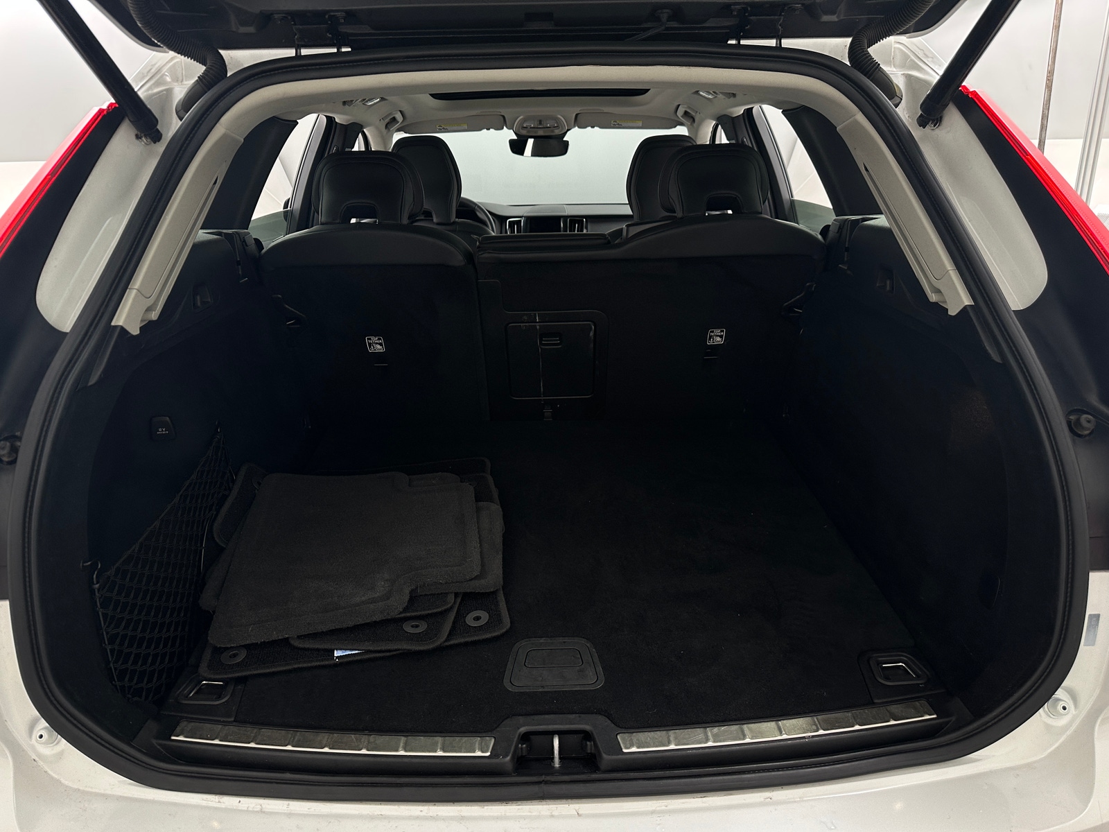 Thumbnail: 2023 Volvo XC60 - 6