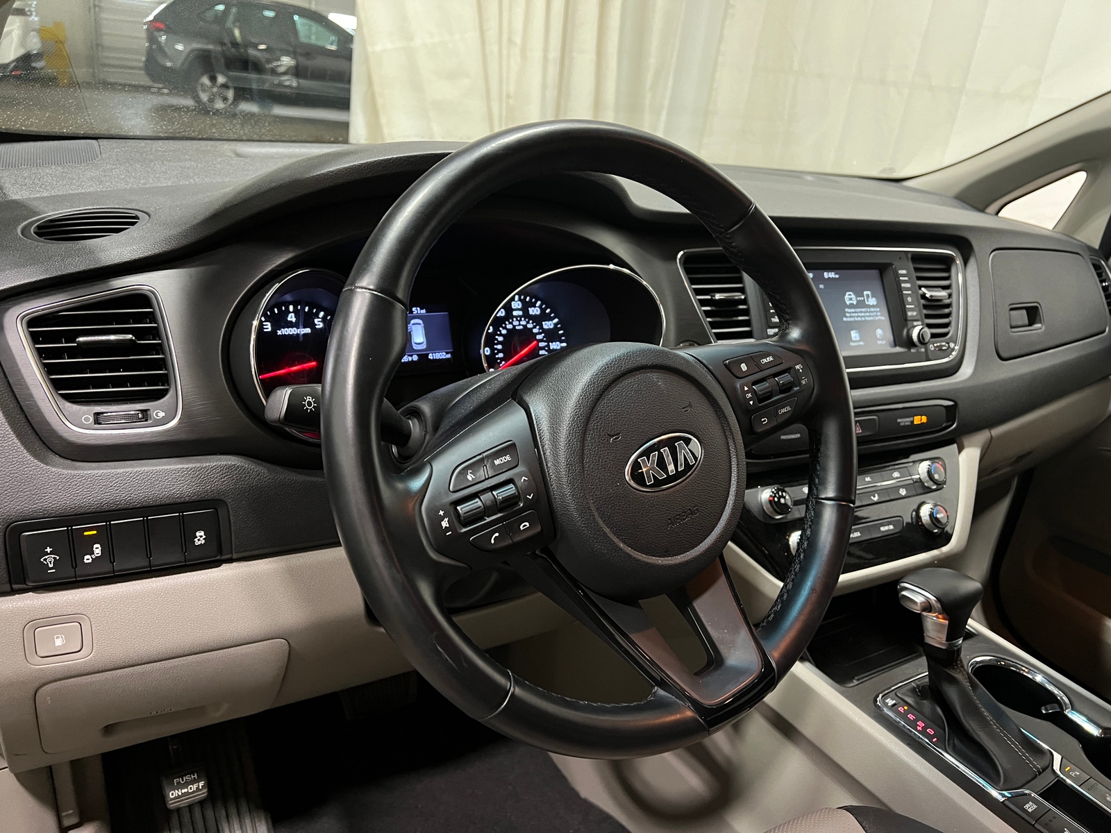 Thumbnail: 2019 Kia Sedona - 4