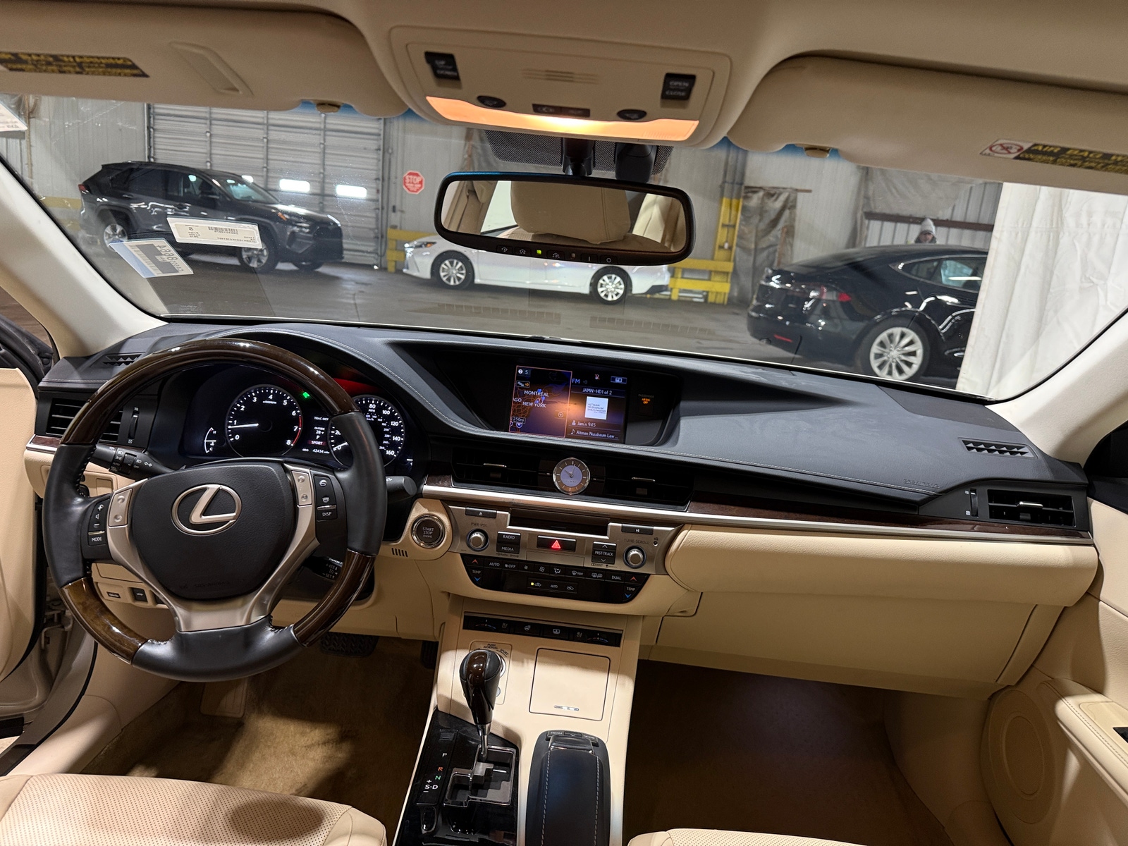 Thumbnail: 2015 Lexus ES - 2
