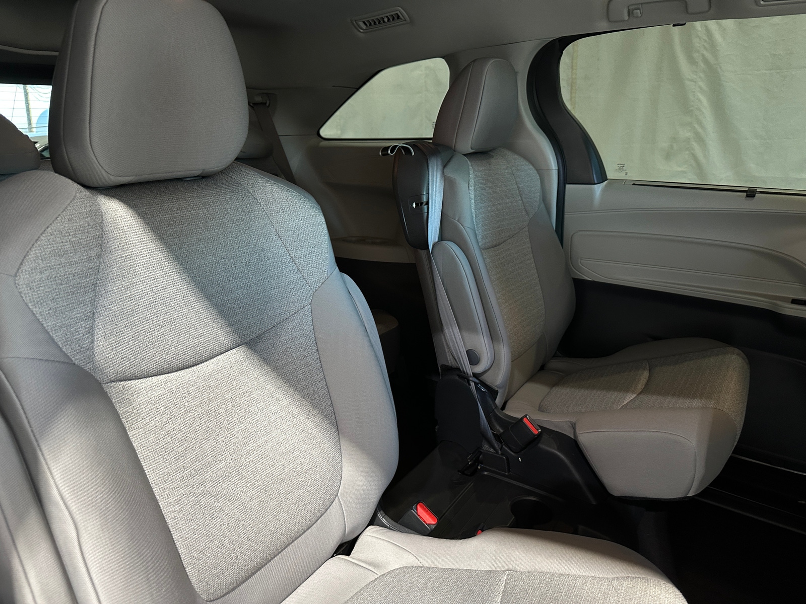 Thumbnail: 2023 Toyota Sienna - 6