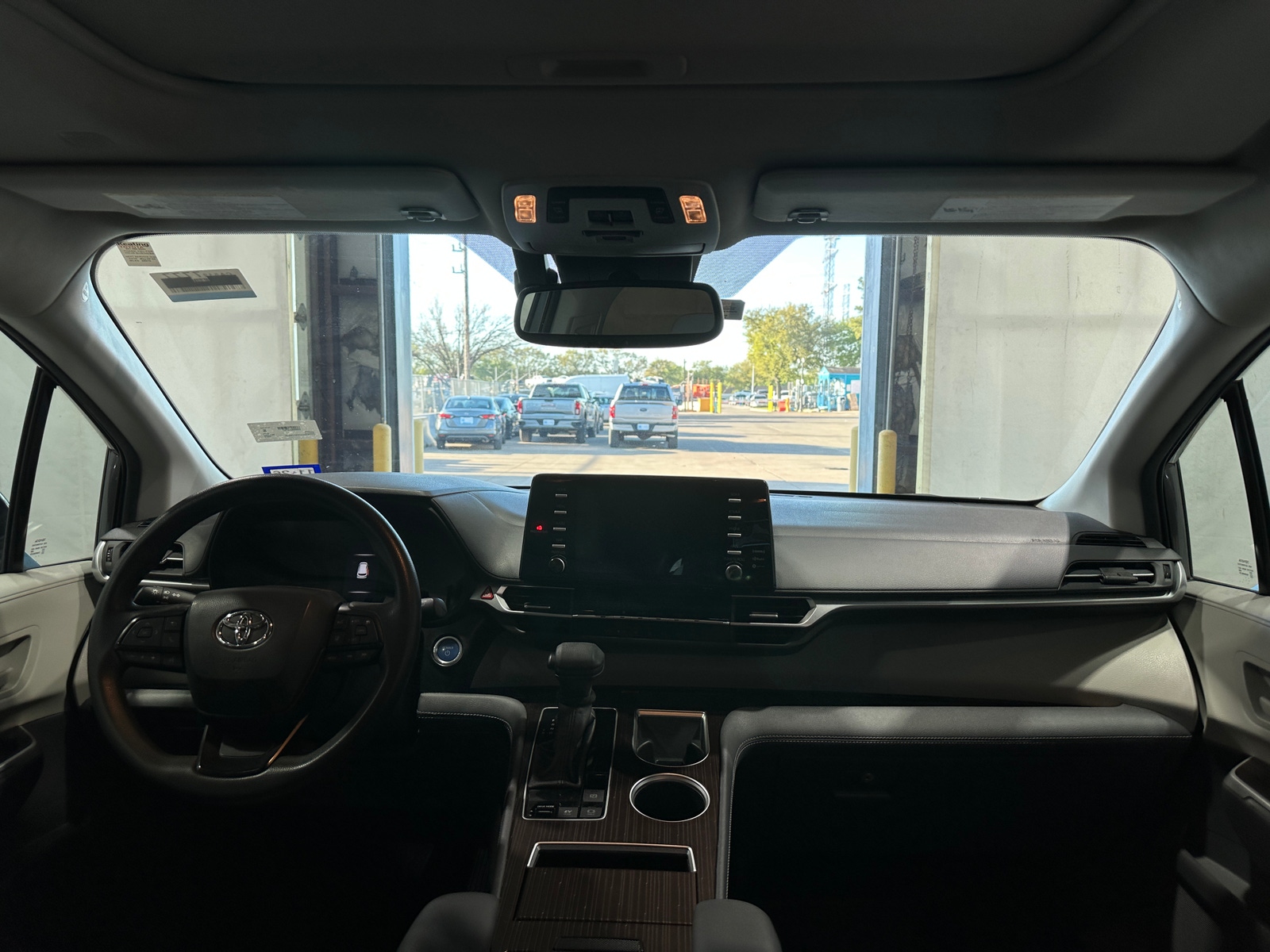 Thumbnail: 2023 Toyota Sienna - 3