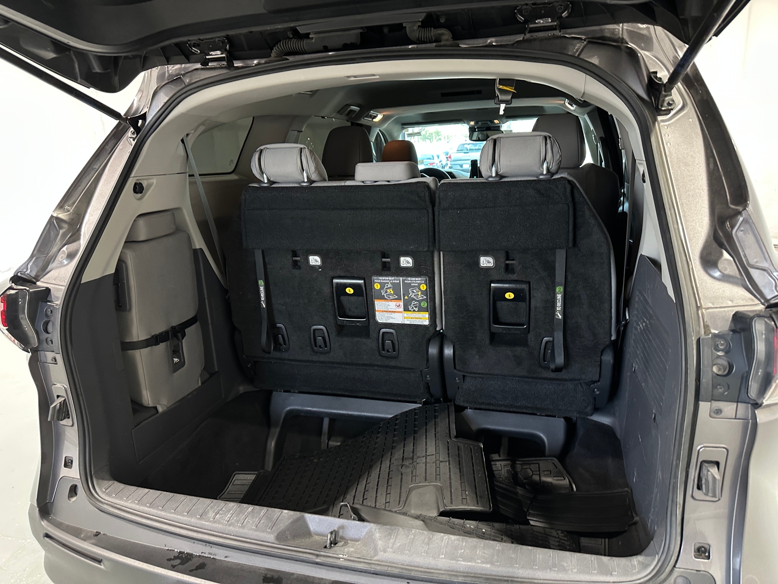 Thumbnail: 2023 Toyota Sienna - 7