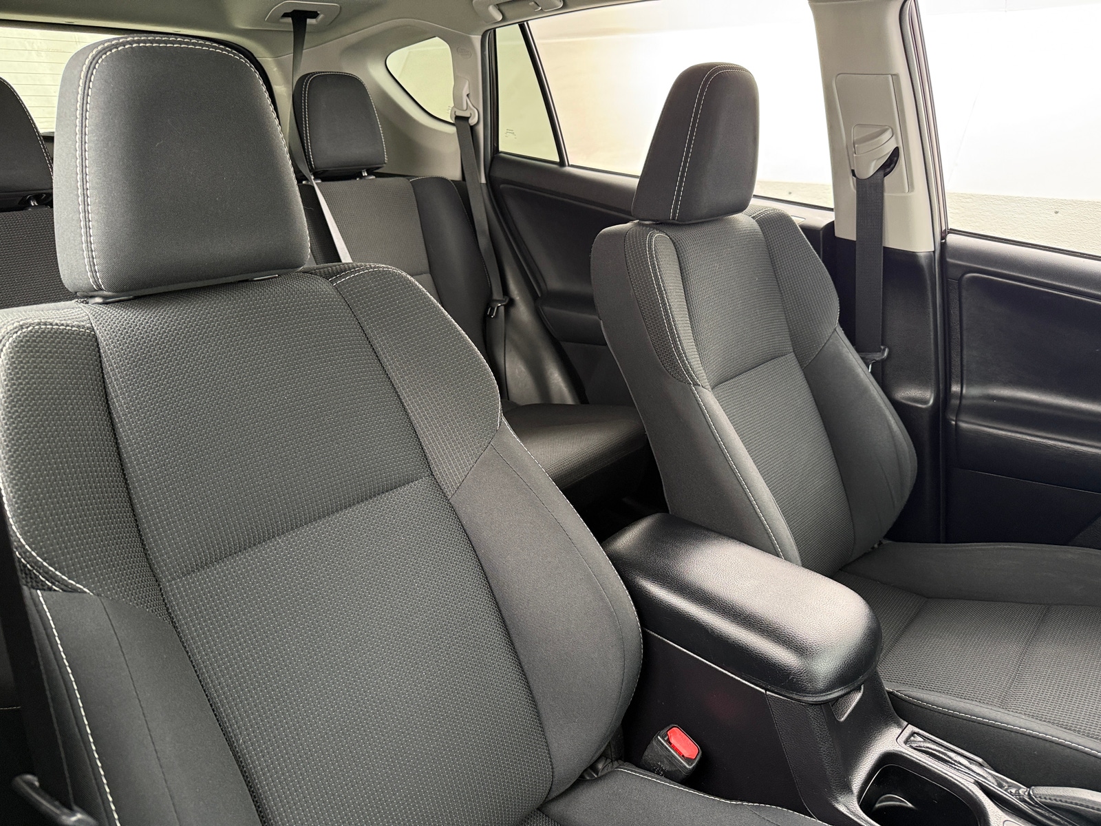 Thumbnail: 2018 Toyota RAV4 - 2