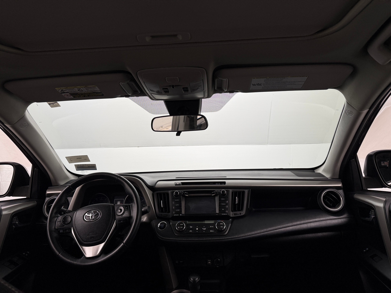 Thumbnail: 2018 Toyota RAV4 - 3