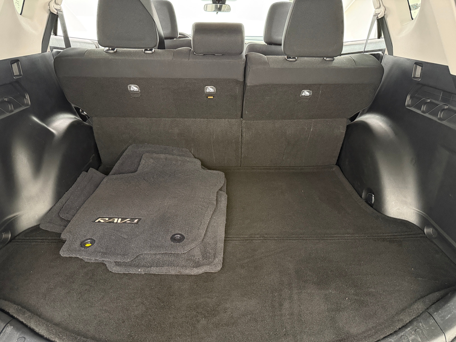 Thumbnail: 2018 Toyota RAV4 - 7