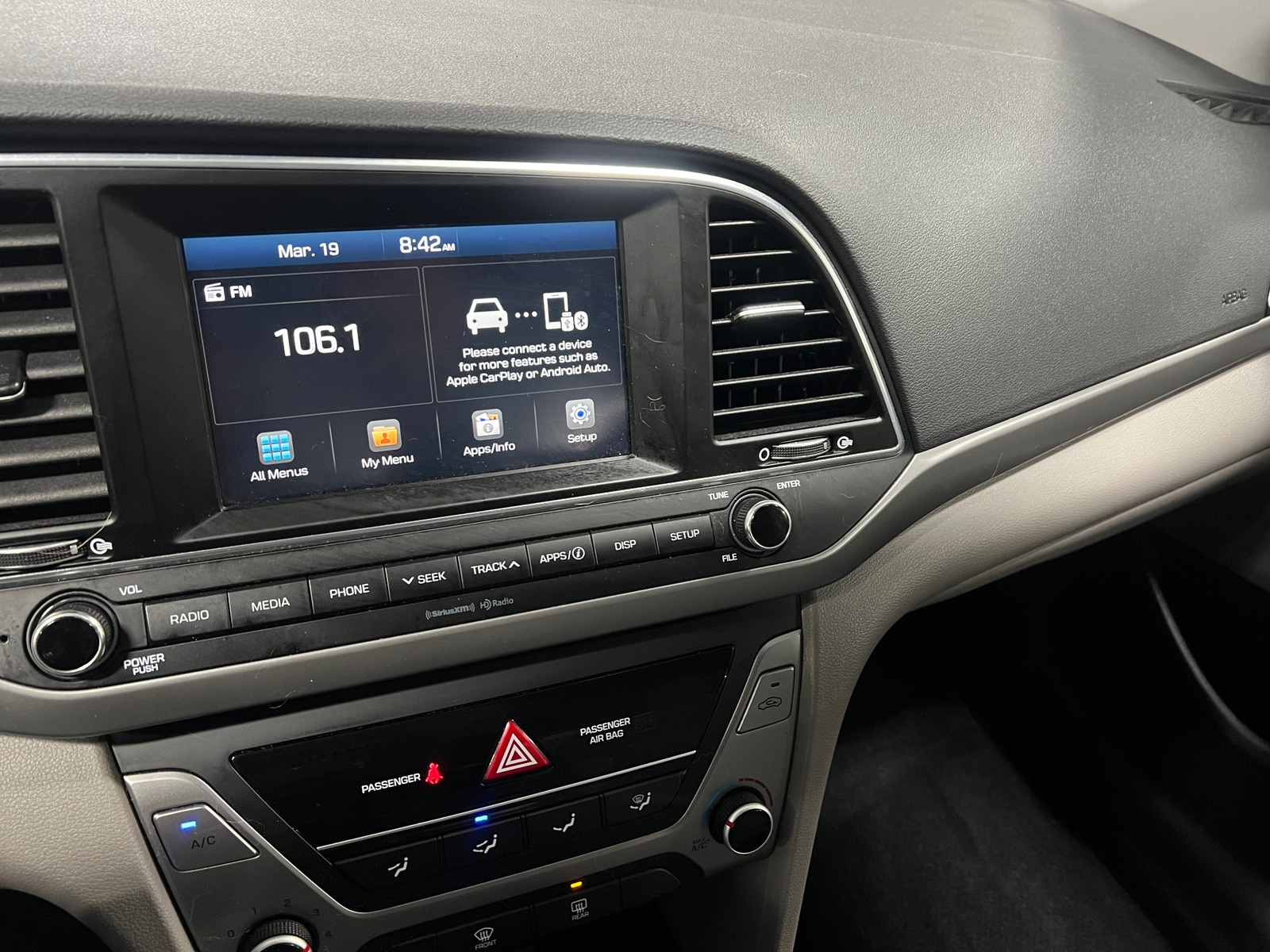 Thumbnail: 2017 Hyundai Elantra - 4